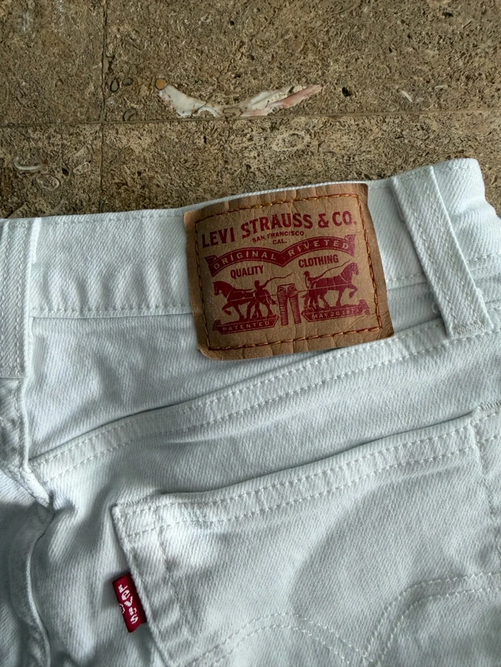 White Distressed Women's Denim Shorts Levi’s
